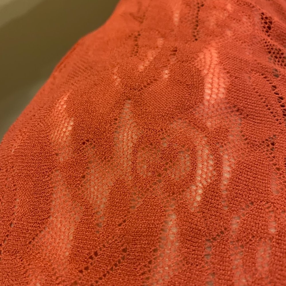 Gucci Interlocking GG Floral Lace Socks in Red - Picture 4 of 4